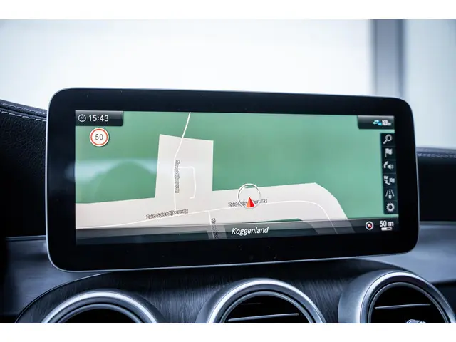 Mercedes-Benz C-Klasse Coupé 300 AMG 2019 Benzine 28