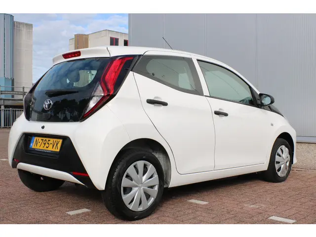 Toyota Aygo 1.0 VVT-i x-fun 2022 Benzine 6