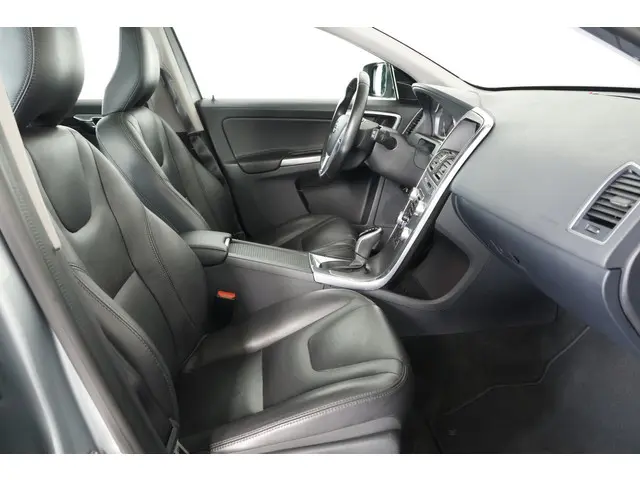 Volvo XC60 2.0 T5 FWD Polar+ 2017 Benzine 12