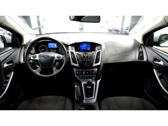 Ford Focus Wagon 1.0 EcoBoost Titanium 2013 Benzine 19