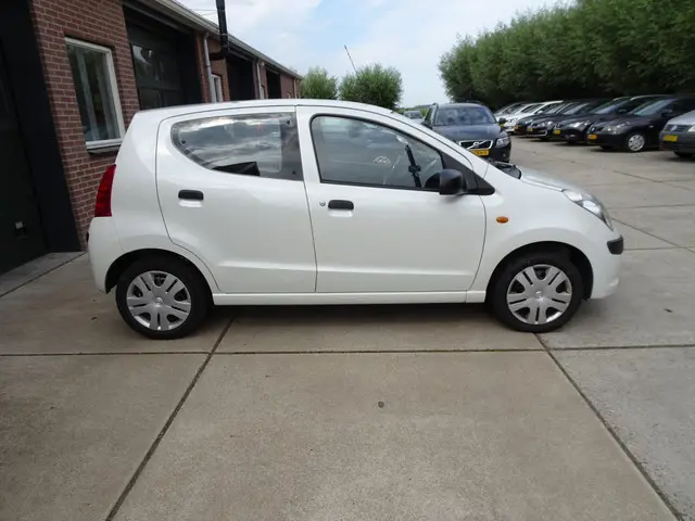 Nissan Pixo 1.0 Visia 2013 Benzine 4