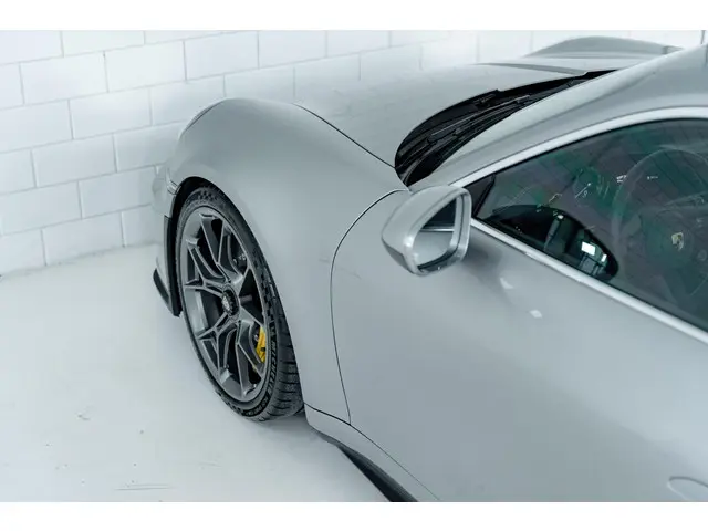 Porsche 911 4.0 GT3 Touring 2021 Benzine 18