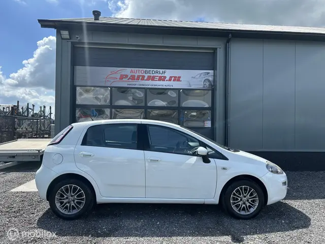 Fiat Punto Evo 1.2 "AIRCO+LMV+ZUINIG+WEINIG KM" 2012 Benzine 11