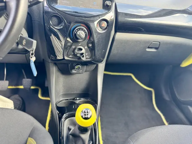 Toyota Aygo 1.0 VVT-i x-cite 2017 Benzine 12