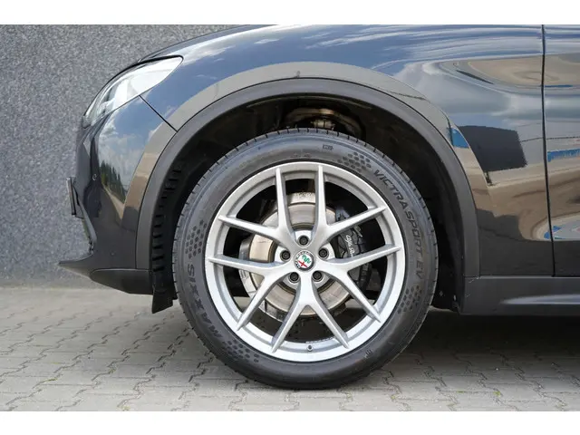 Alfa Romeo Stelvio 3