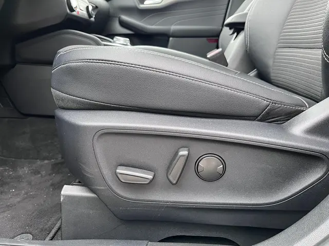 Ford Kuga 2.5 PHEV Titanium X 2022 Hybride Benzine 14