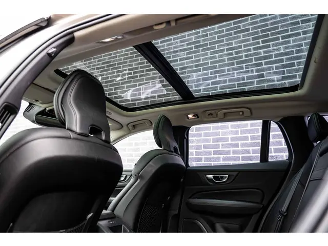 Volvo V60 2.0 B3 Inscription 2021 Benzine 32