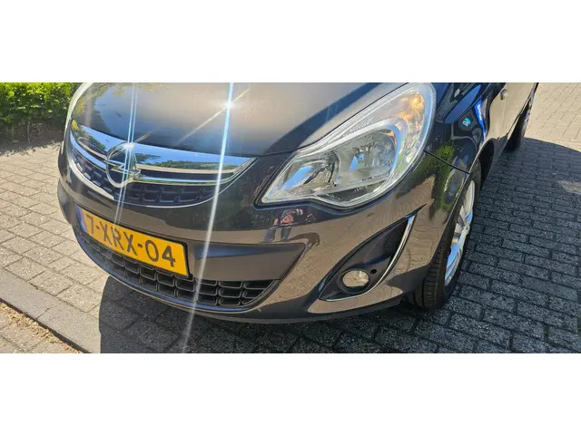 Opel Corsa 1.2-16V Berlin 2013 Benzine 10