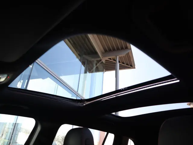 Mercedes-Benz GLB 200 AMG line 2020 Benzine 11