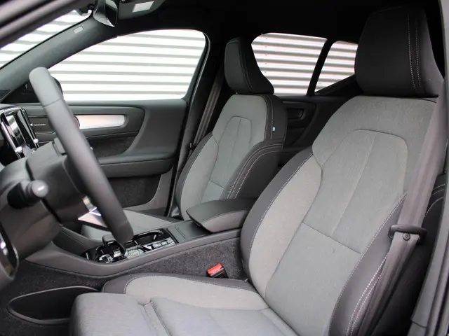 Volvo XC40 2.0 B4 Plus Dark 2025 Benzine 12