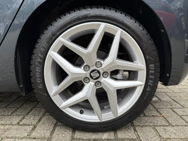 SEAT Ibiza 1.0 TSI FR Business Intense 2021 Benzine 40