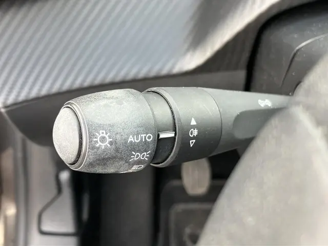 Peugeot 208 1.2 PureTech Active 2022 Benzine 22