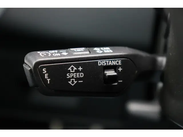 Audi A6 Avant 55 TFSI Quattro S edition 2022 Benzine 18