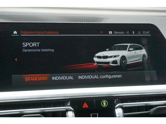 BMW 3 Serie Touring 320i 2021 Benzine 21
