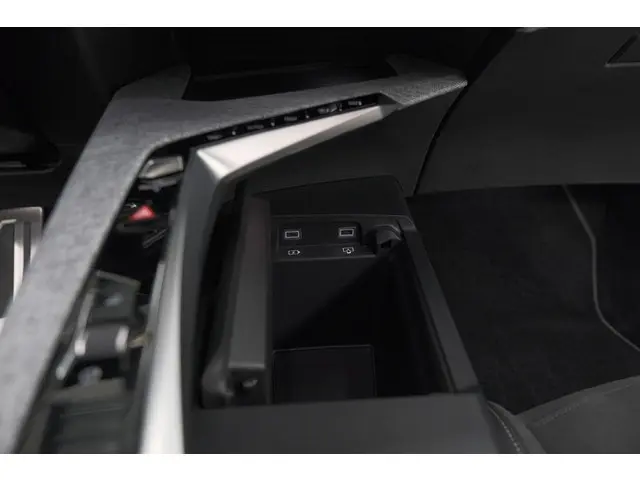 Peugeot 3008 Hybrid 136 e-DSC6 GT 2024 Hybride Benzine 60
