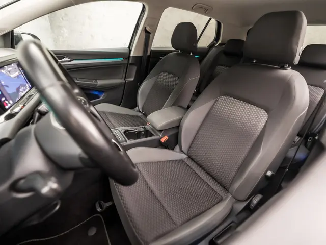 Volkswagen Golf 1.0 TSI Sportline 2021 Benzine 15