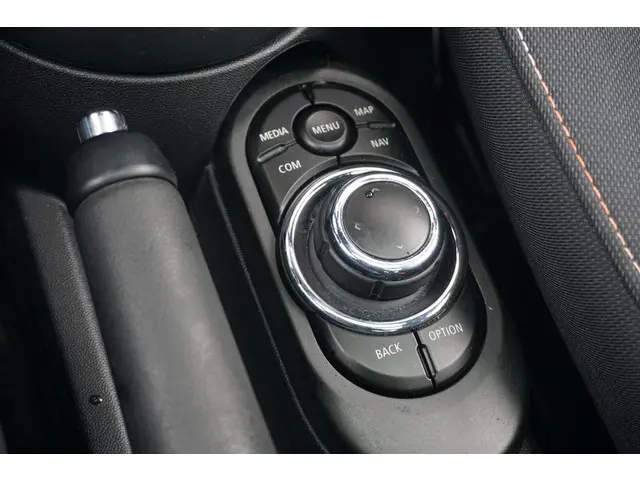 MINI 3-Deurs Cooper 2022 Benzine 12