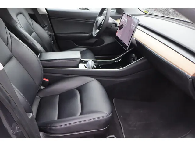 Tesla Model 3 Performance AWD 75 kWh 2019 Elektrisch 12