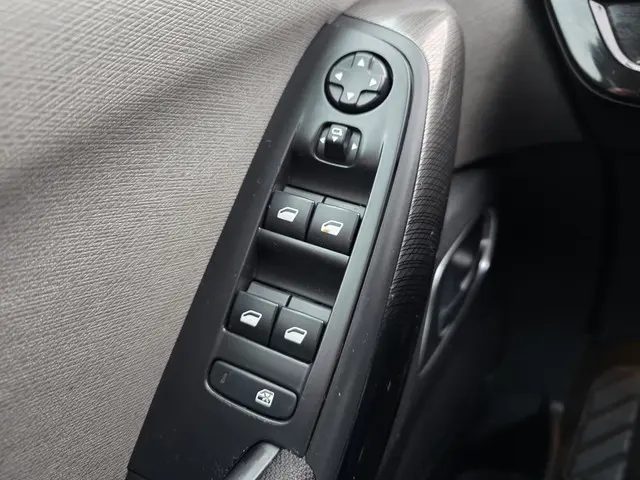 Citroën C4 Picasso 1.6 e-THP Exclusive 2016 Benzine 20