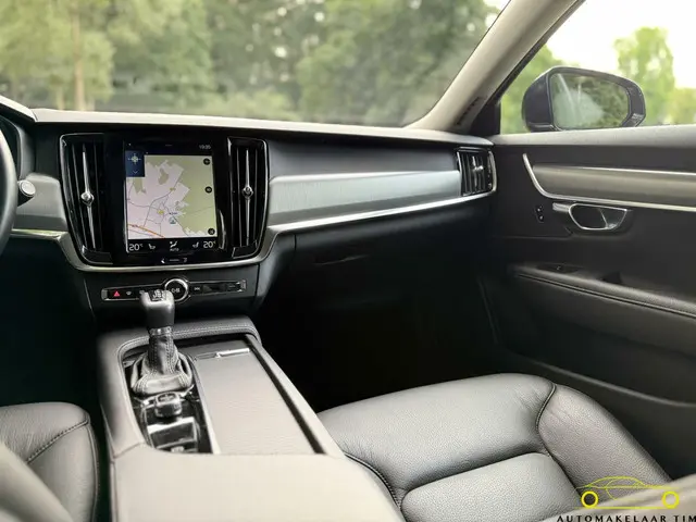 Volvo V90 2.0 T5 Momentum / Orig. NL / NAP 2017 Benzine 51