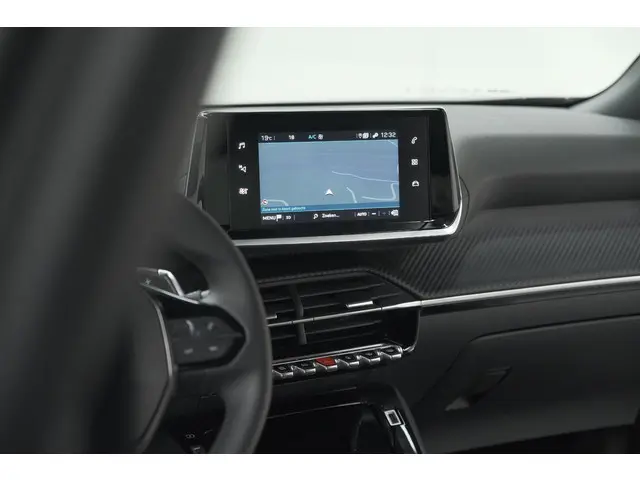 Peugeot 2008 PureTech 130 EAT8 Allure 2023 Benzine 51