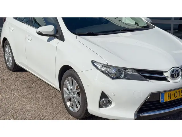 Toyota Auris 1.6 Aspiration 2013 Benzine 10