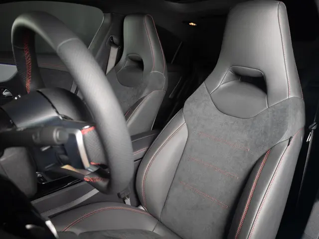 Mercedes-Benz CLA Coupé 180 AMG Line 2025 Benzine 8