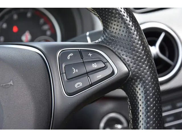 Mercedes-Benz B-Klasse 200 Prestige 2015 Benzine 19