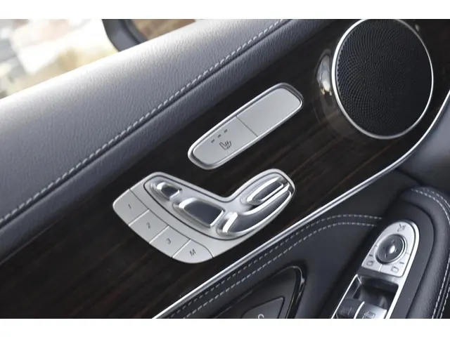 Mercedes-Benz GLC 350e 4MATIC 2018 Hybride Benzine 8