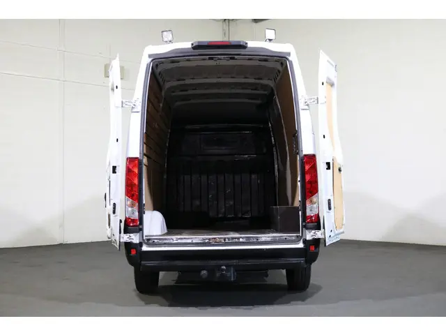 Iveco Daily 35S14 L2 H2 Airco 3.5T Trekhaak 2017 Diesel 12
