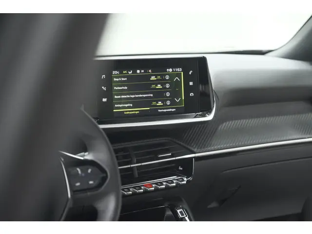 Peugeot 2008 PureTech 130 Allure Pack 2023 Benzine 50