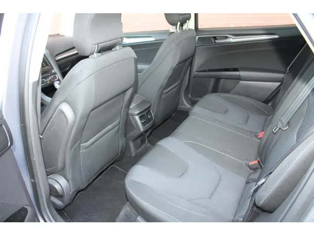 Ford Mondeo 2.0 IVCT HEV Titanium 2016 Hybride Benzine 29