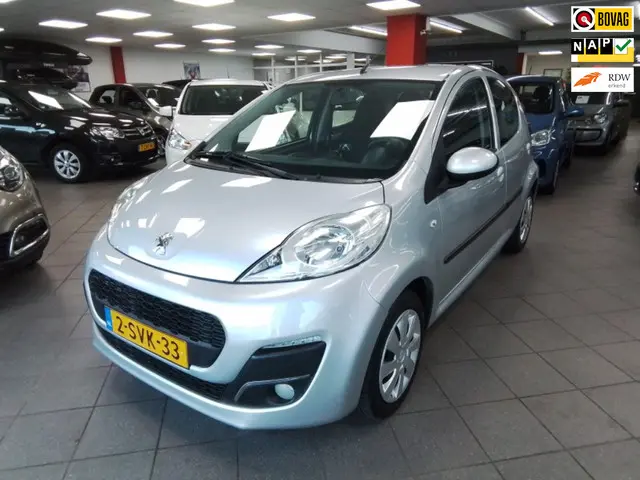 Peugeot 107 1.0 Active 2013 Benzine