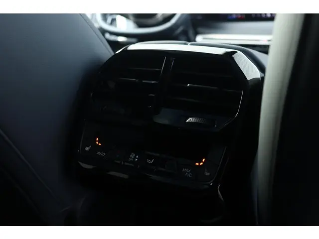 BMW iX xDrive40 High Executive 2026 Elektrisch 33