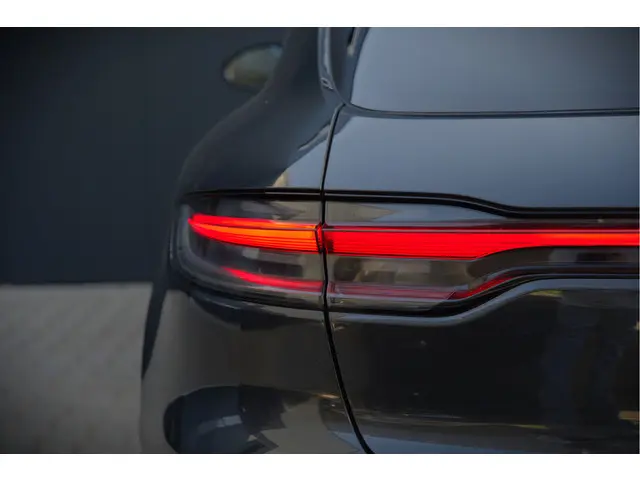 Porsche Macan 2.0 2019 Benzine 21