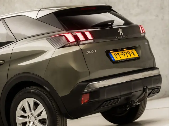Peugeot 3008 1.2 PureTech Sport 2017 Benzine 11