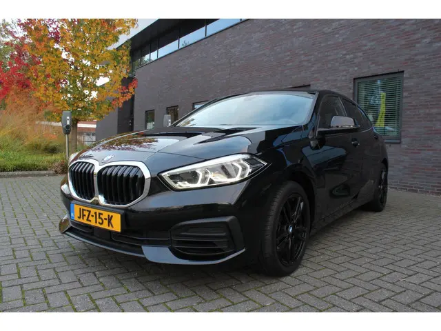 BMW 1 Serie 118i High Executive Edition 2020 Benzine