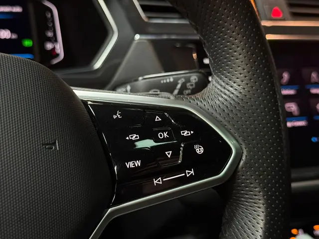 Volkswagen Tiguan 2.0|TDI|4Motion|PANO|HUD 2022 Diesel 24