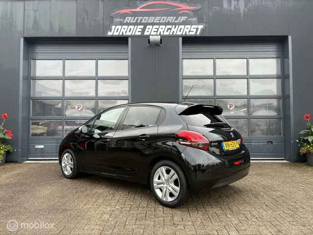Peugeot 208 1.2 PureTech Signature 2019 Benzine 6