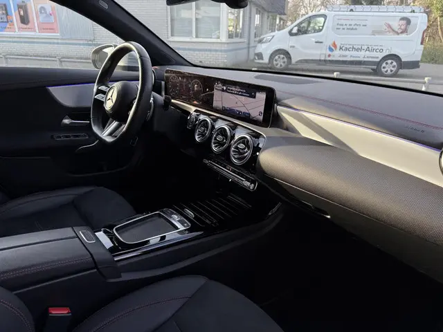 Mercedes-Benz CLA Aut. 180 AMG Sport 2024 Benzine 10