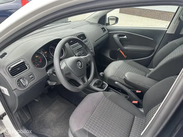 Volkswagen Polo 1.4 TDI Comfortline 2016 Diesel 6