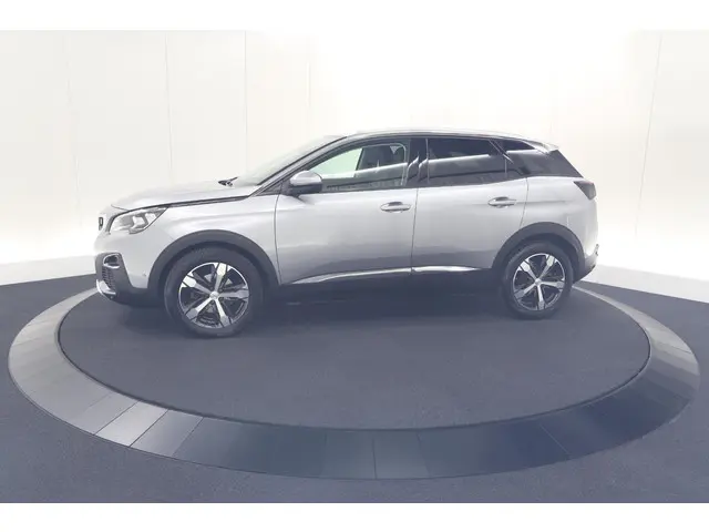 Peugeot 3008 PureTech 130 EAT8 Crossway 2020 Benzine 70