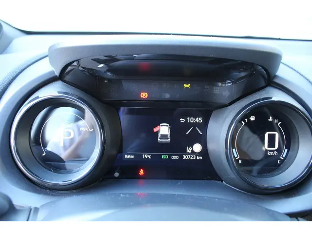 Toyota Yaris 1.5 Hybrid Executive 2022 Hybride Benzine 25