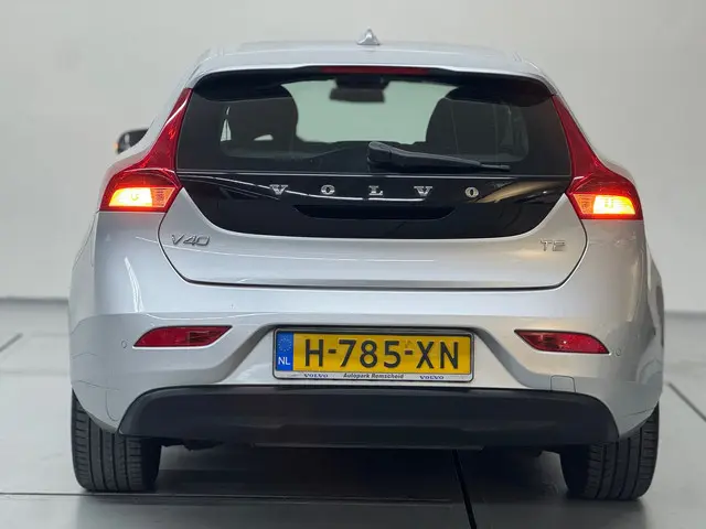 Volvo V40 2.0 T2 Momentum NAVI CRUISE PDC 2017 Benzine 5