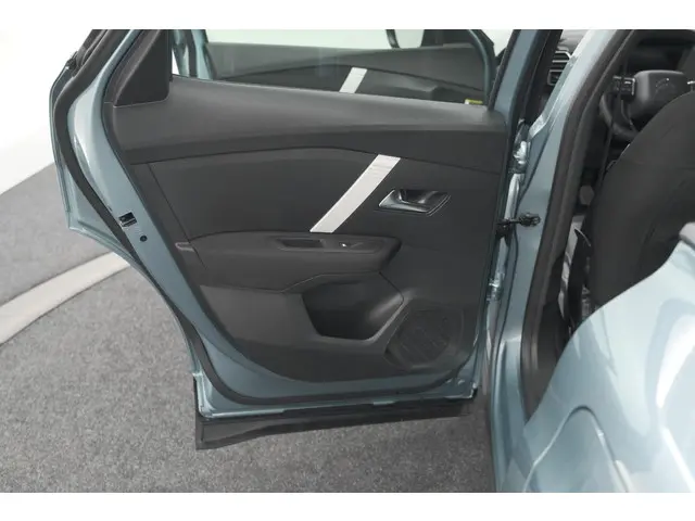 Citroën C4 Puretech 130 Plus 2024 Benzine 68