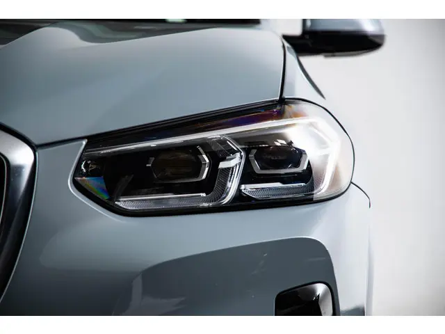BMW X3 xDrive30e High Executive 2021 Hybride Benzine 25
