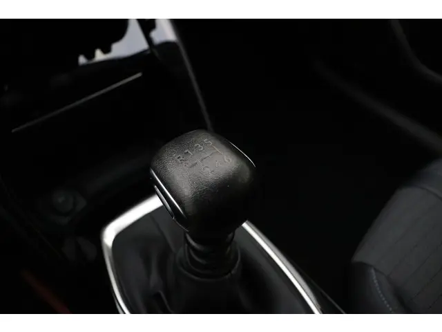 Peugeot 208 1.2 100PK PureTech Allure 2021 Benzine 26
