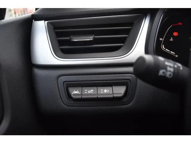 Renault Captur TCe 140 EDC Techno 2024 Benzine 24