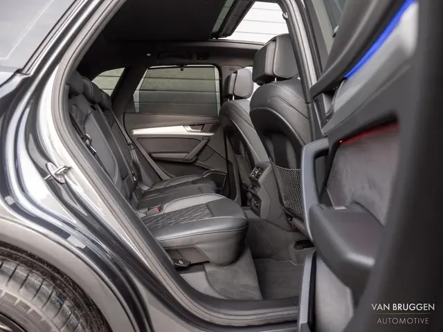 Audi Q5 55 TFSI e quattro S-Line 2022 Hybride Benzine 22