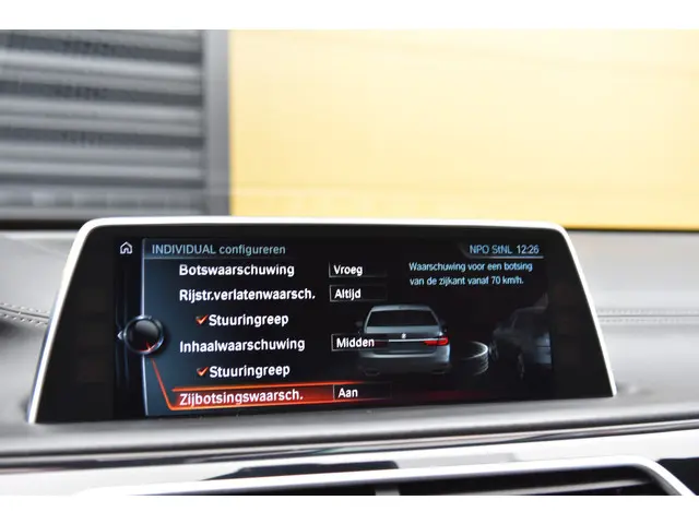 BMW 7 Serie 740Li High Executive 2016 Benzine 32
